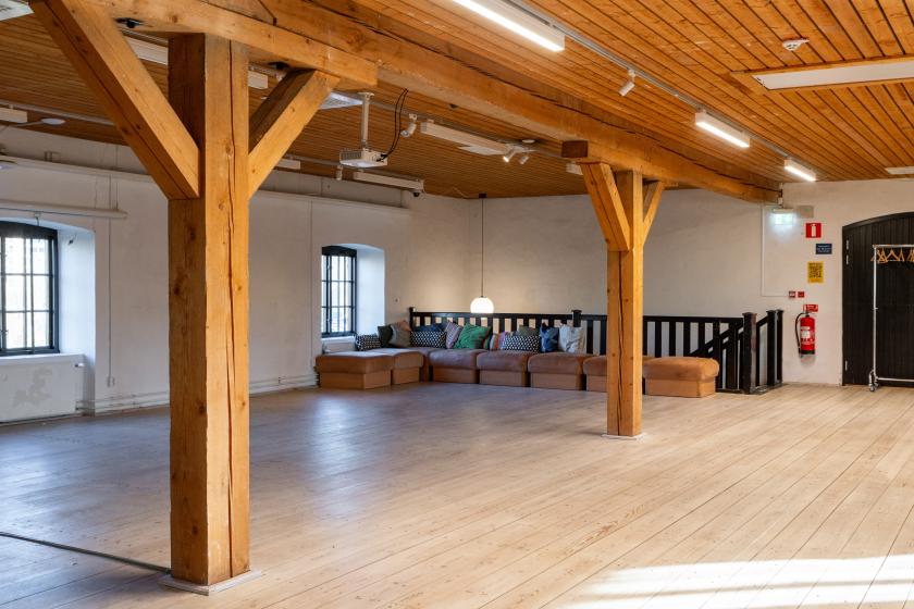 Event space STPLN